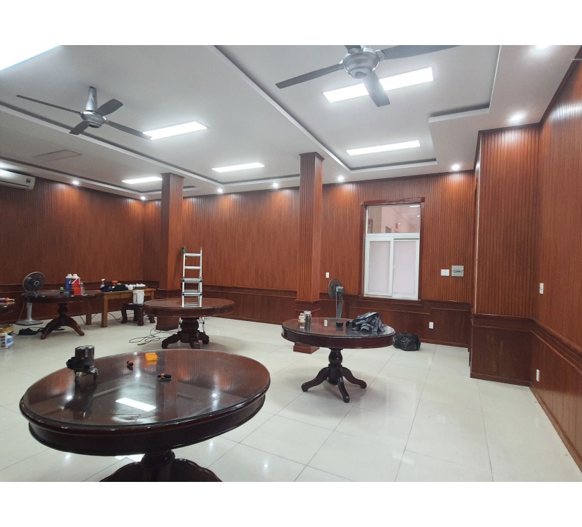 Thi công ốp tường giả gỗ ở bà rịa vũng tàu
