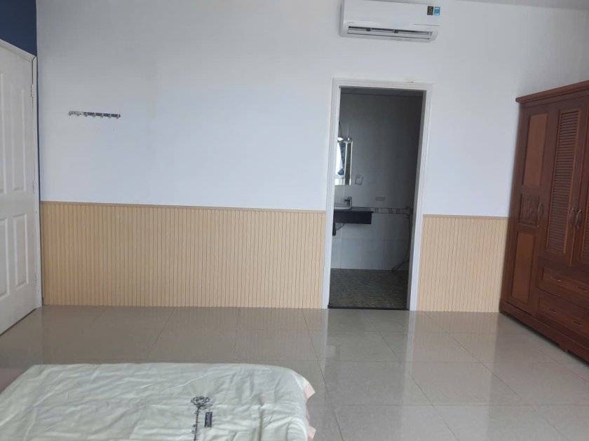 Thi công ốp lamri chân tường
